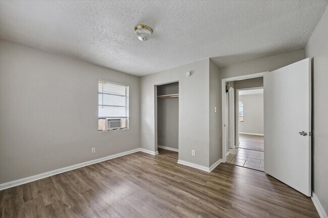 Building Photo - 5107 Clover St