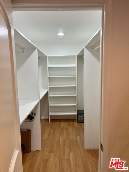 Building Photo - 221 S Gale Dr