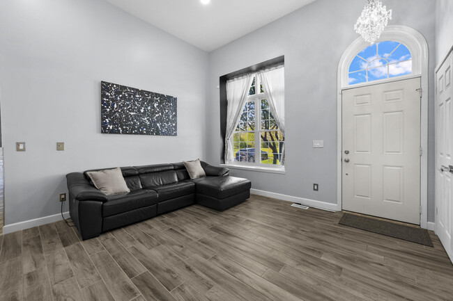 Building Photo - 29374 Glen Oaks Blvd W