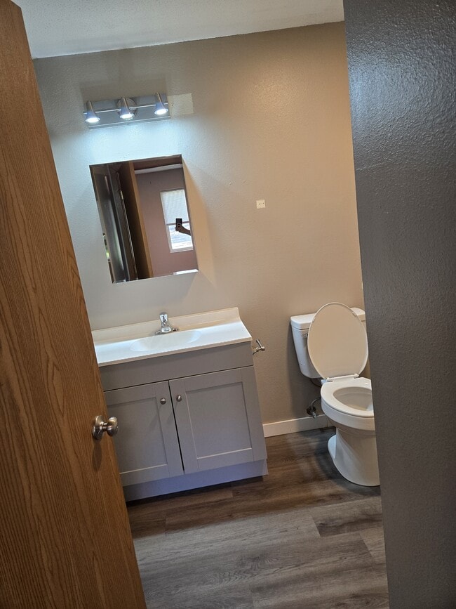 Building Photo - 8th & 8th Apartments