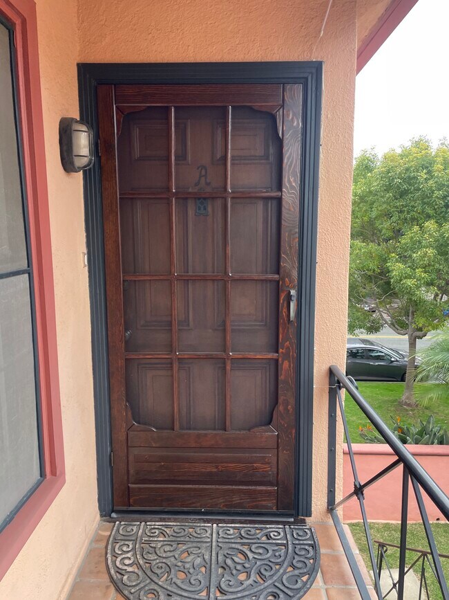 Building Photo - 1605 California Ave