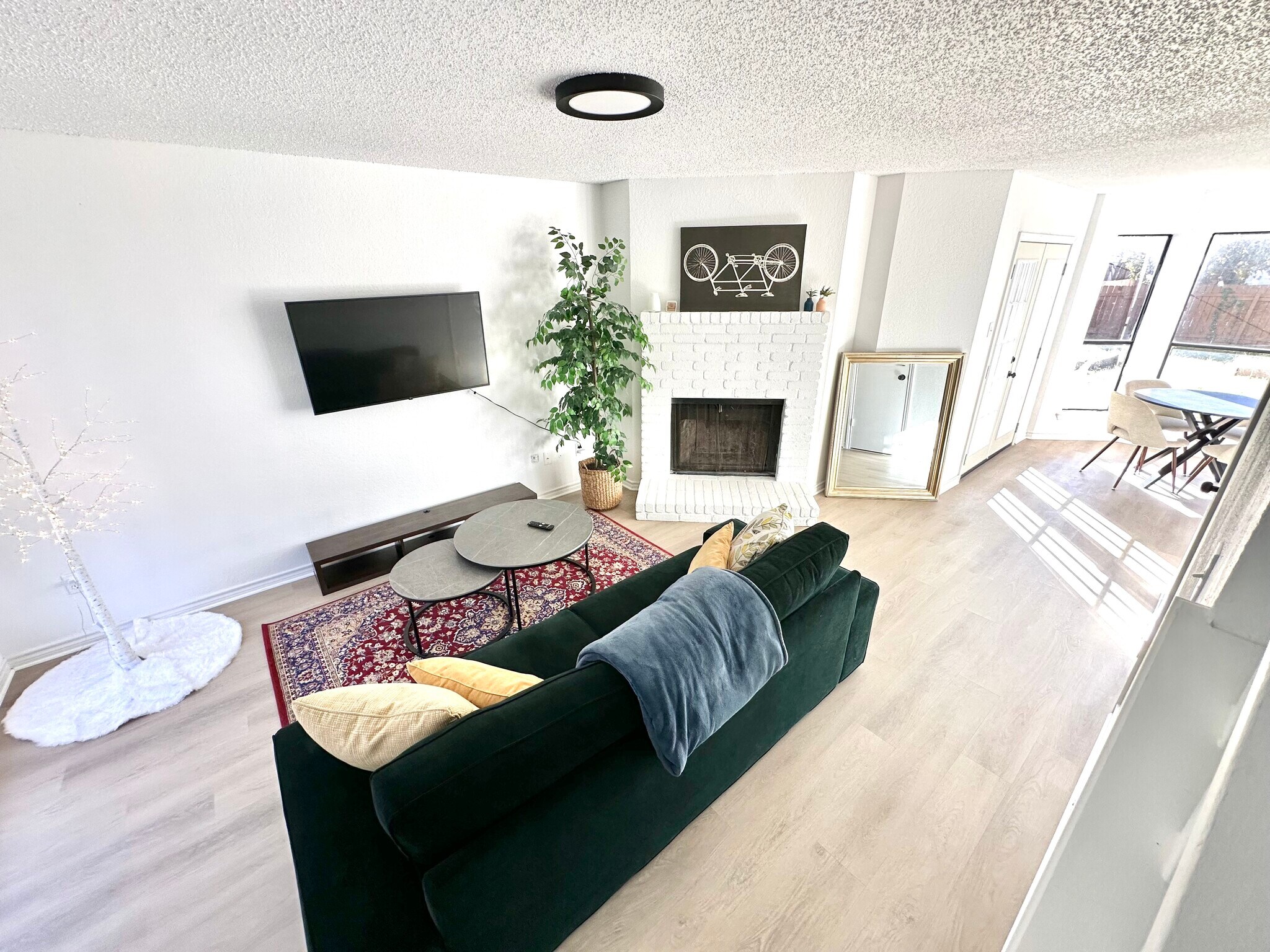 Building Photo - 2623 Gwendolyn Ln