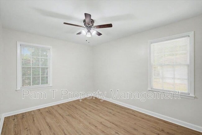 Building Photo - 102 Juniper Cir