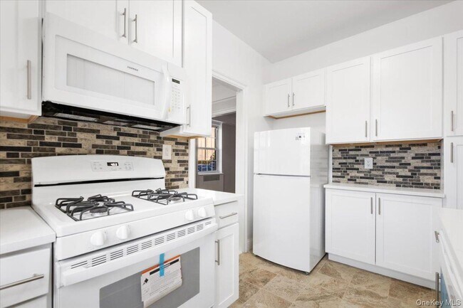 Building Photo - 45 Popham Rd