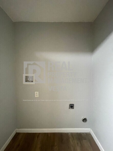 Building Photo - 3137 Masseyville Rd