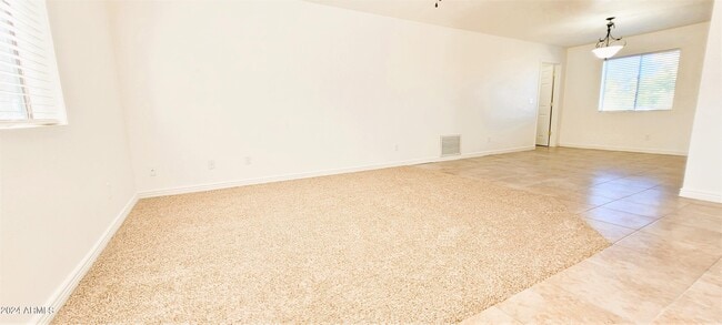 Building Photo - 220 S Paloma