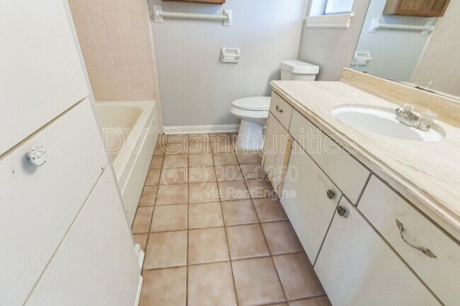 Building Photo - 13331 Villagrove Dr