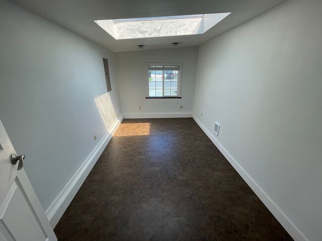 Building Photo - 2409 32nd St