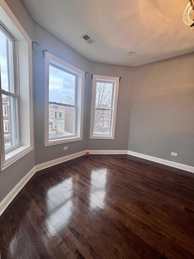 Building Photo - 1826 S Springfield Ave