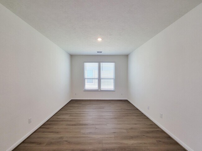 Building Photo - 2815 Lyra Ct