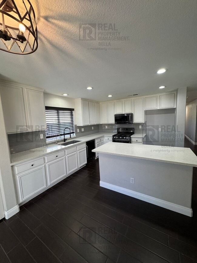 Building Photo - 23694 Canyon Heights Dr