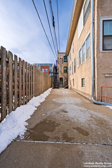 Building Photo - 1241 Chicago Ave