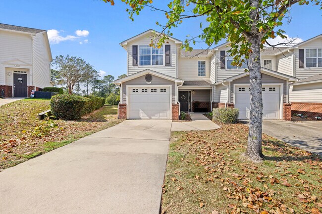 Building Photo - 759 Majestic Dr