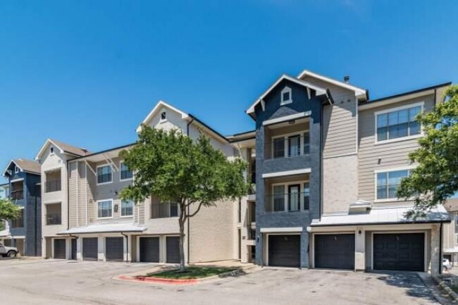 Building Photo - 2 bedroom in Austin TX 78748