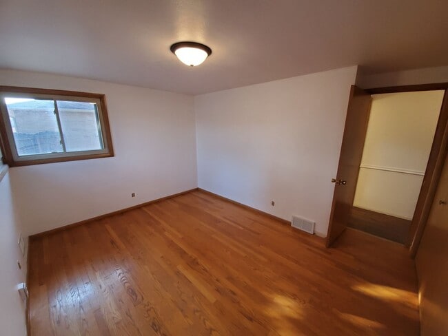 Building Photo - 3 bedroom Northside ranch