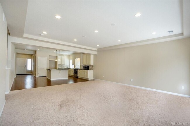 Building Photo - Spacious 4 Bedroom House in Green Valley R...