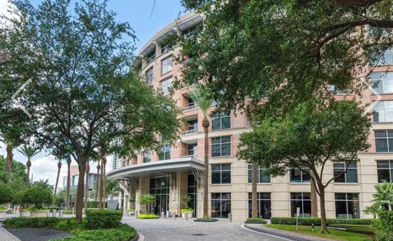 Building Photo - 1901 Post Oak Blvd