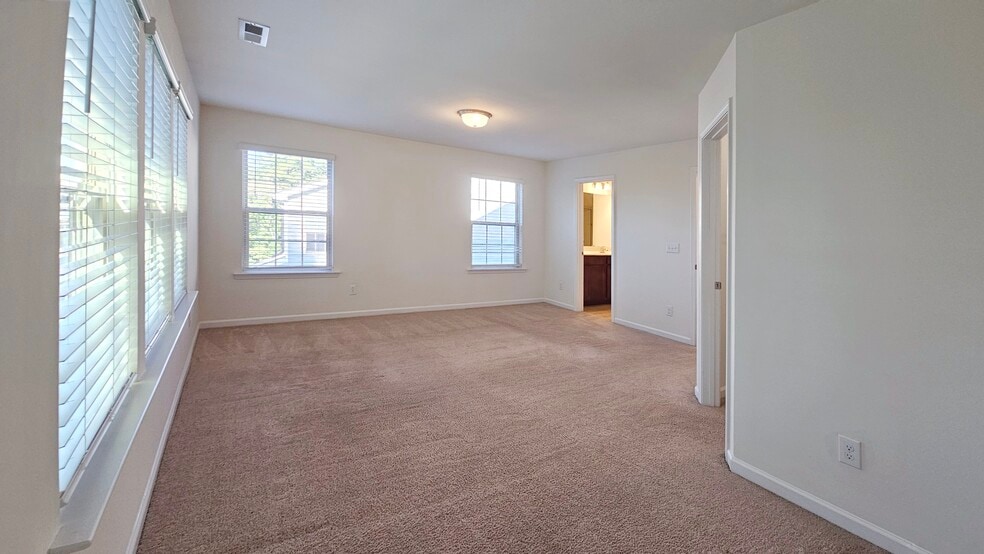 Building Photo - 90 W Grove Point Dr