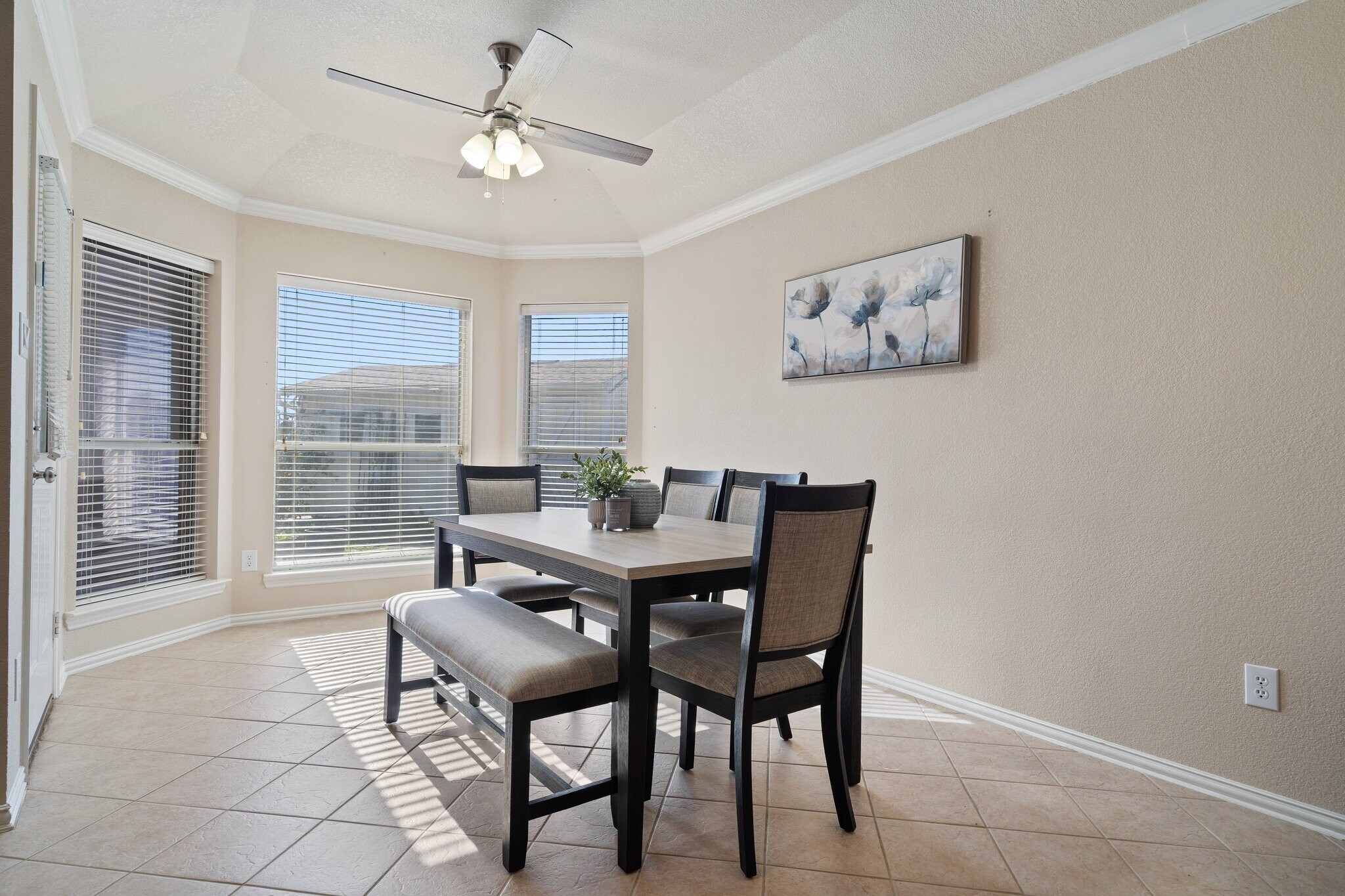 Building Photo - 107 Loda Ct