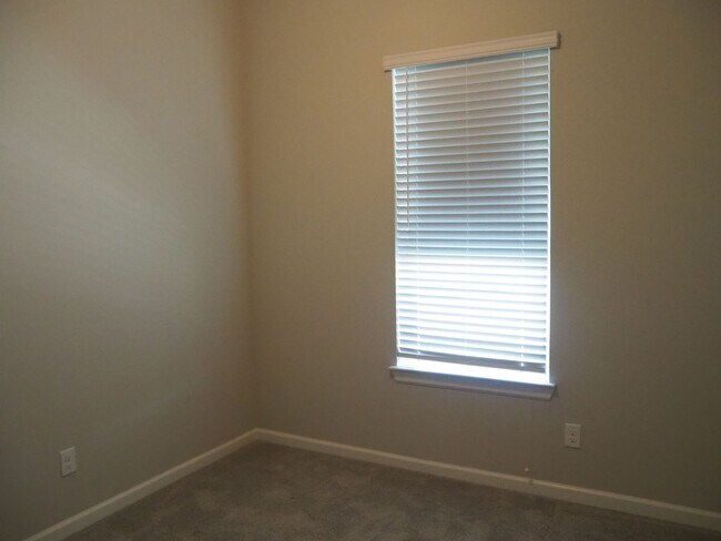 Building Photo - 3 Bed 2 Bath Argyle Home