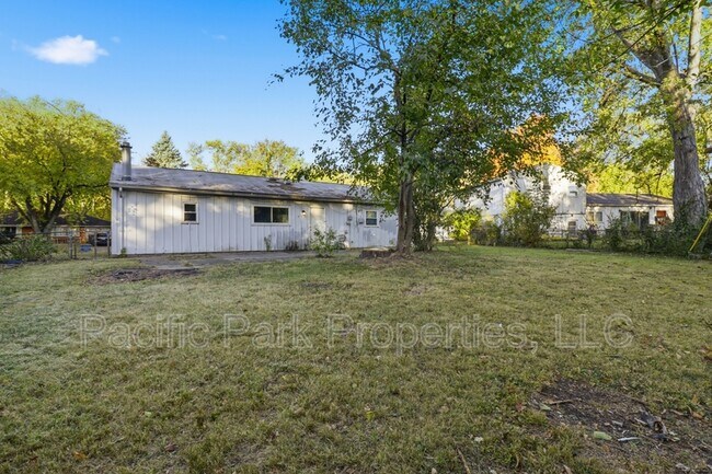 Building Photo - 3939 Esquire Pl