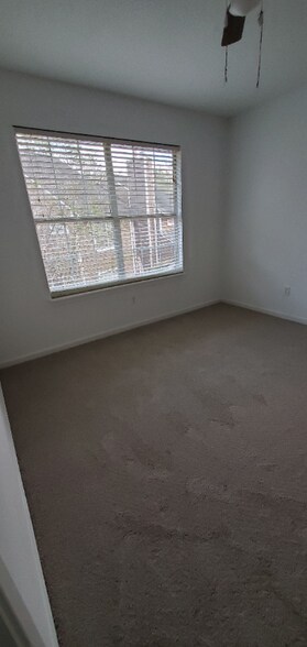 Building Photo - 128 Luden Dr