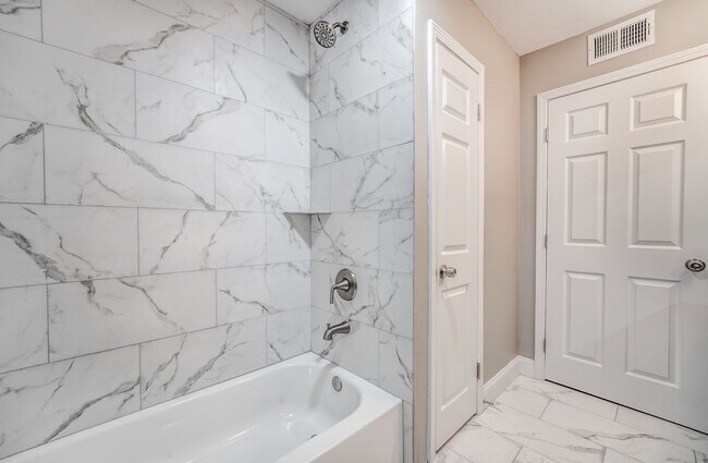 Building Photo - Charming 4-Bedroom, 3-Bath Single-Family Home in Memphis