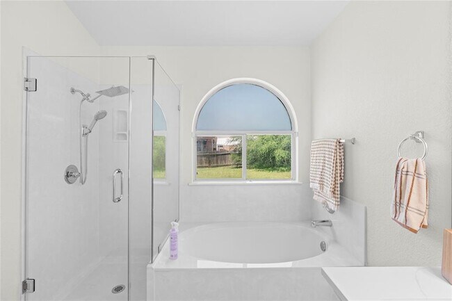 Building Photo - 406 Covent Dr