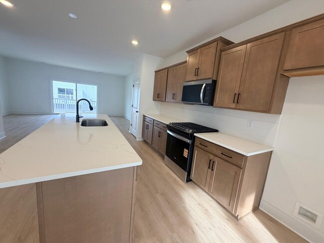 Building Photo - 15375 Sunray Aly