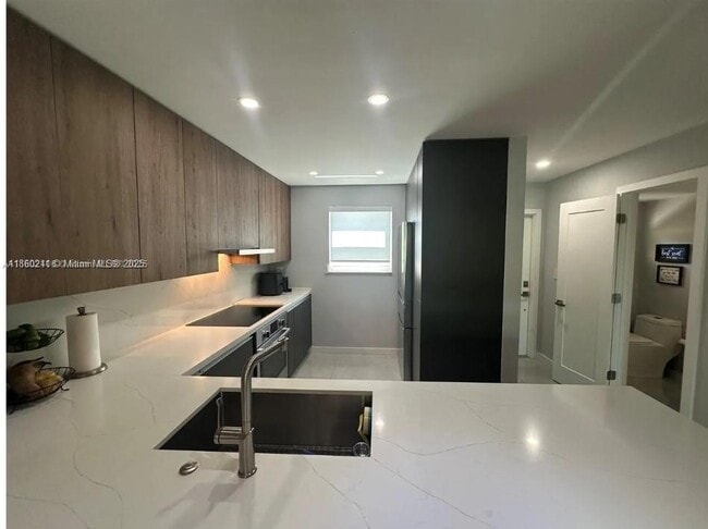 Building Photo - 8443 SW 137th Ave