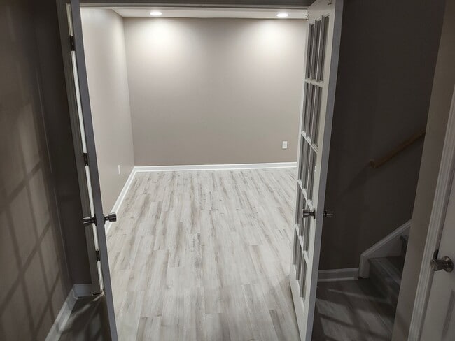 Building Photo - Beautifully maintained 4-bedroom, 2.5-bath over 2,200 sqft with a 2 car garage!