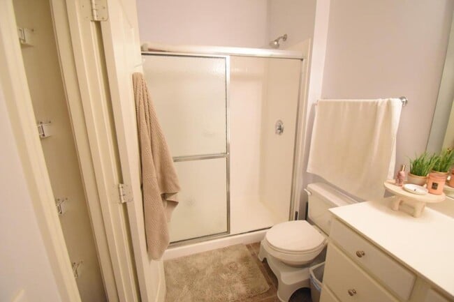 Building Photo - 16423 Golden River Ln