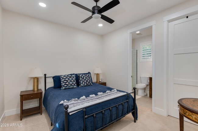 Building Photo - 3247 E Sells Dr