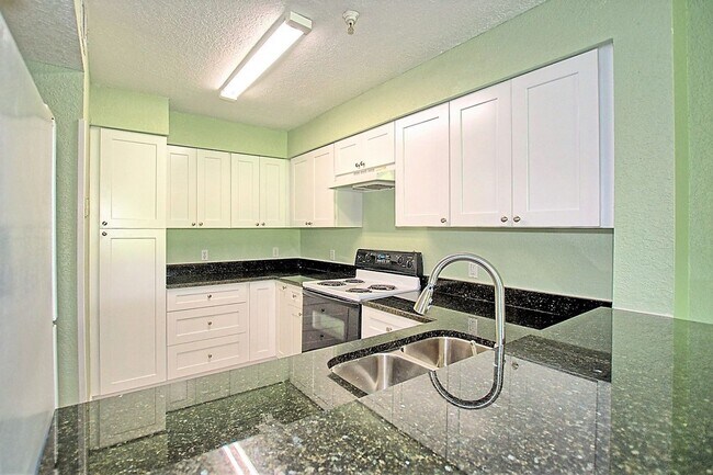 Building Photo - 1 bed/ 1 bath with one car garage in Audub...