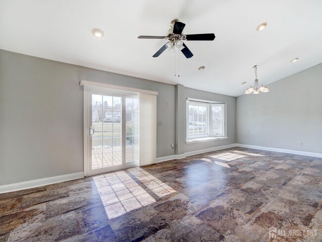 Building Photo - 8 Mulberry Ct