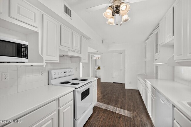 Building Photo - 4444 E Paradise Village Pkwy N