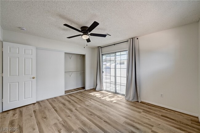 Building Photo - 2040 Willowbury Dr