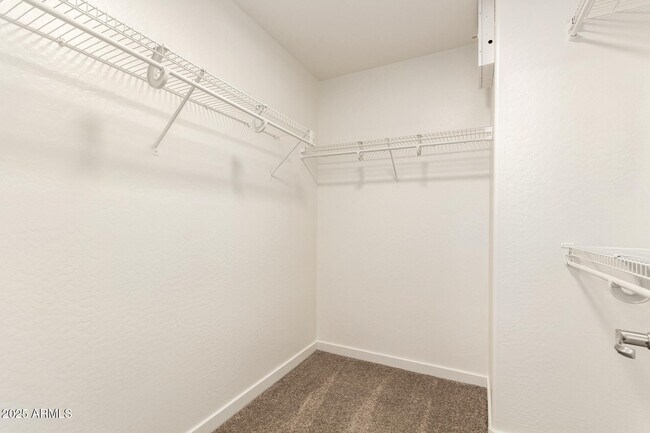 Building Photo - 479 E Dragon Springs Dr