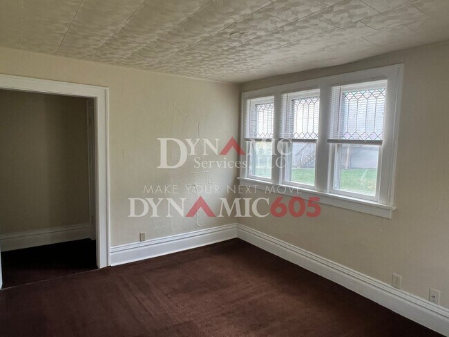 Building Photo - Studio with Bathroom - All Utilities Paid ...