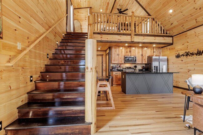 Building Photo - 2125 Rising Fawn Way