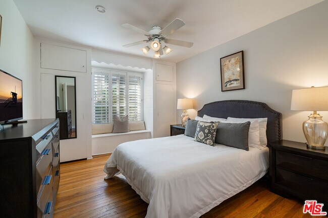 Building Photo - 13843 Milbank St