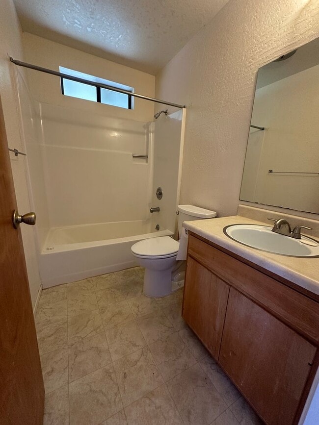 Building Photo - Have you checked out those windows?!?! Ado...