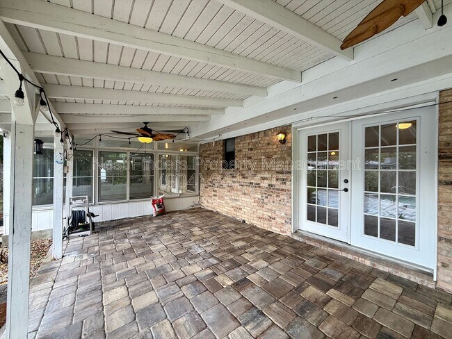 Building Photo - 7007 Holiday Hill Ct