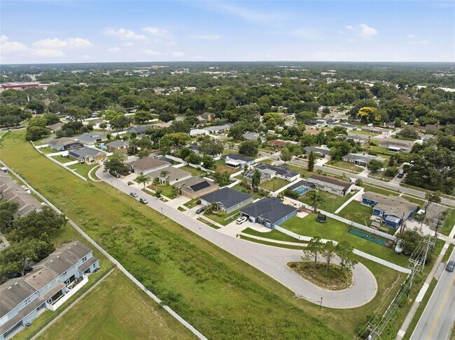 Building Photo - 508 Debra Dr