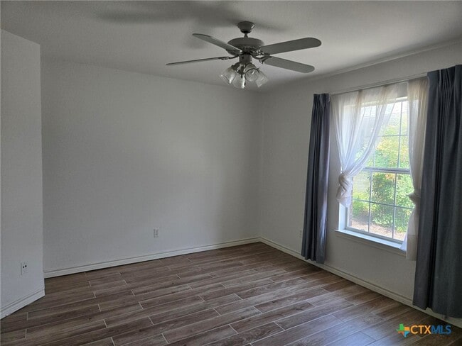 Building Photo - 120 Gardenridge Dr