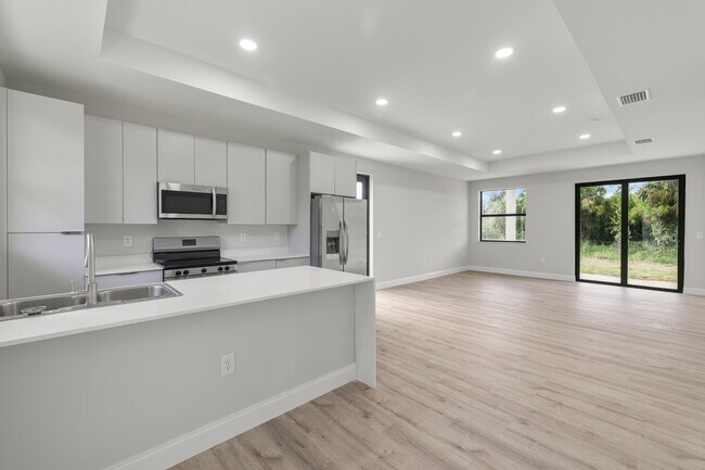 Building Photo - 3302 56th St W