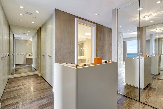 Building Photo - 17749 Collins Ave