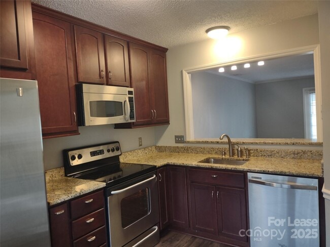 Building Photo - 8206 Legare Ct
