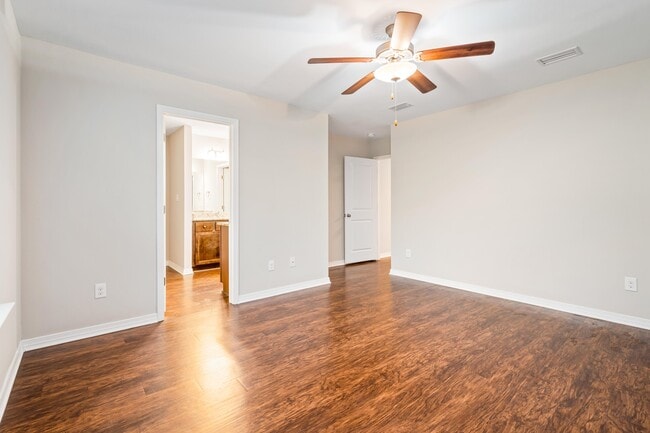 Building Photo - 3836 Chesterfield Ln
