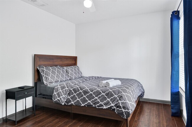 Building Photo - 2311 Chelsea Knoll Ln